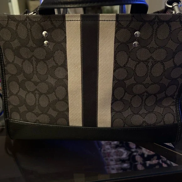 COACH DEMPSEY - Picture 3 of 6